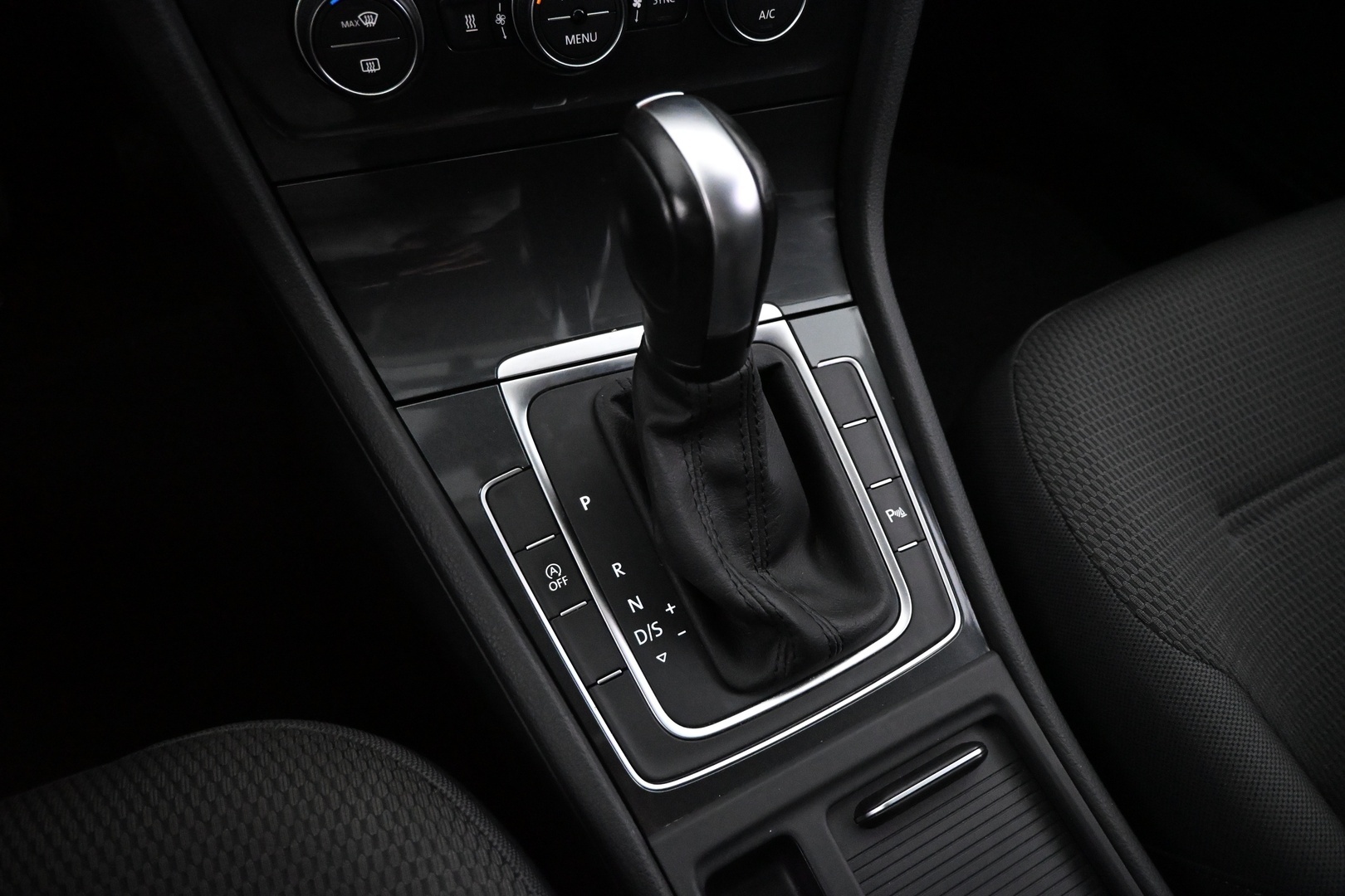 VOLKSWAGEN Golf 2020