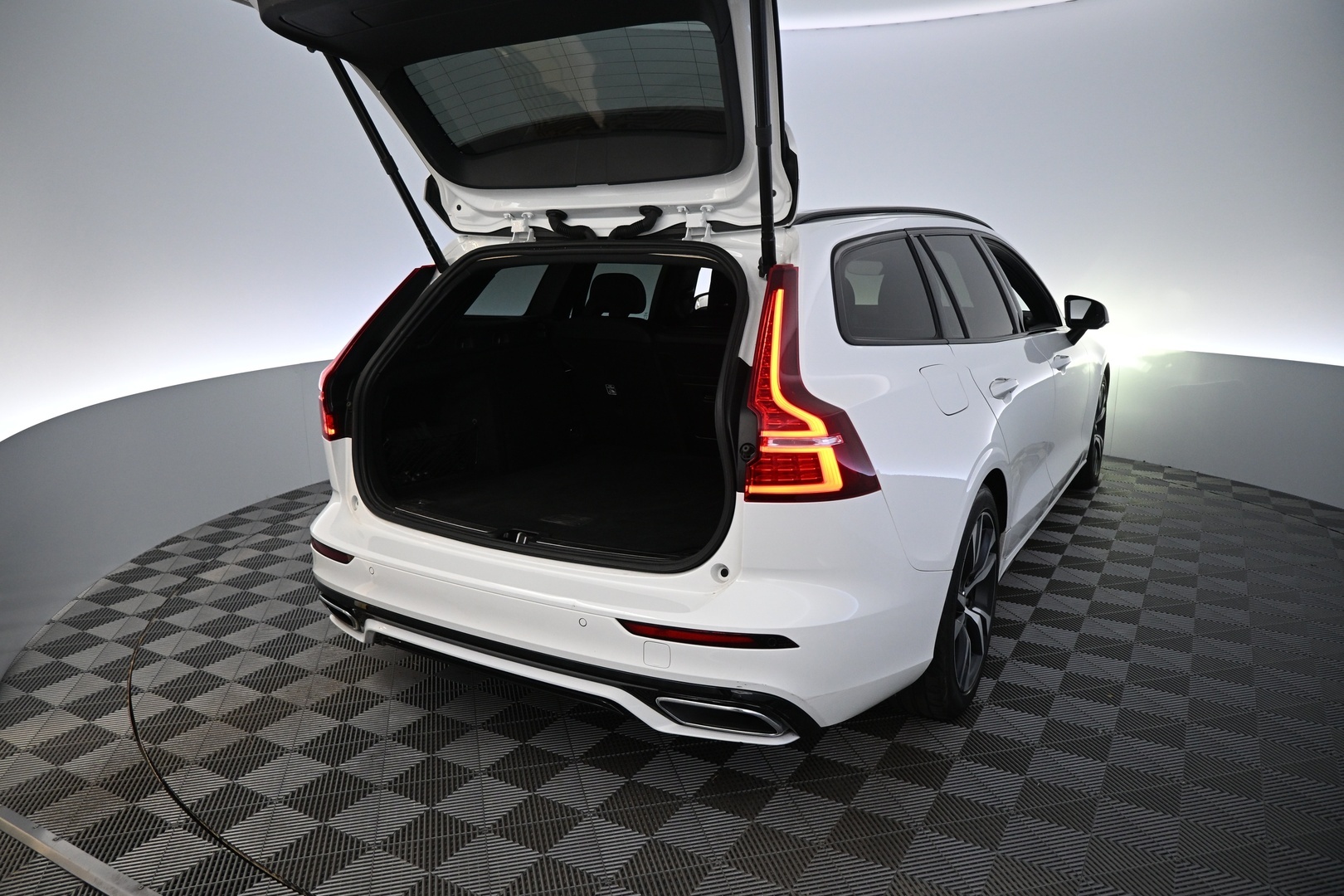 VOLVO V60 2021