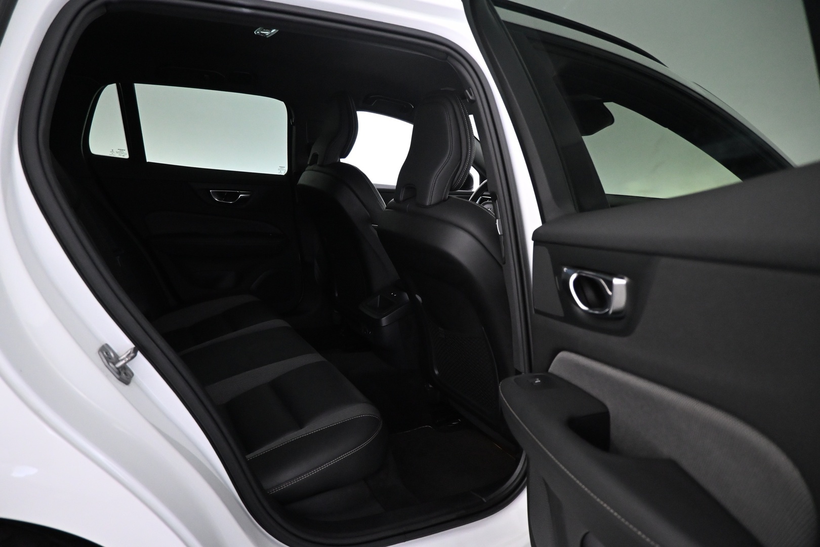 VOLVO V60 2021
