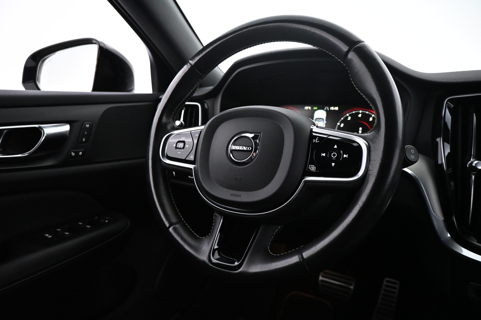 VOLVO V60 2021