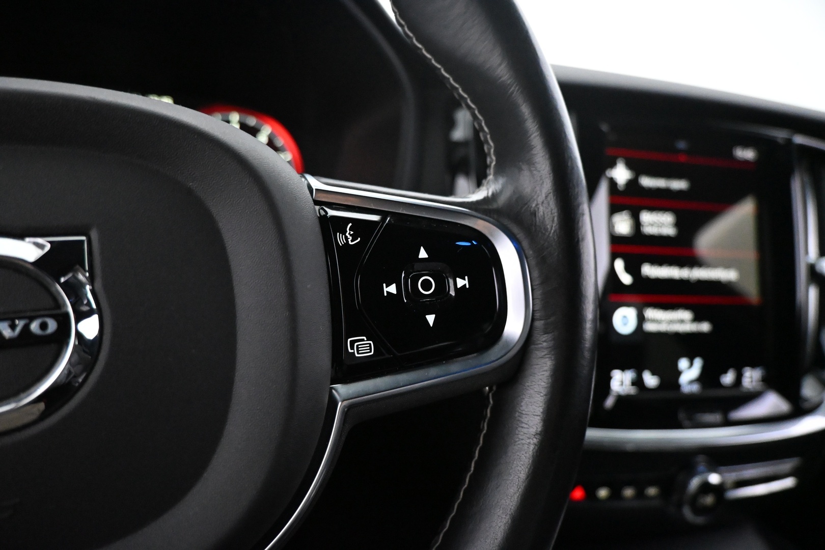 VOLVO V60 2021