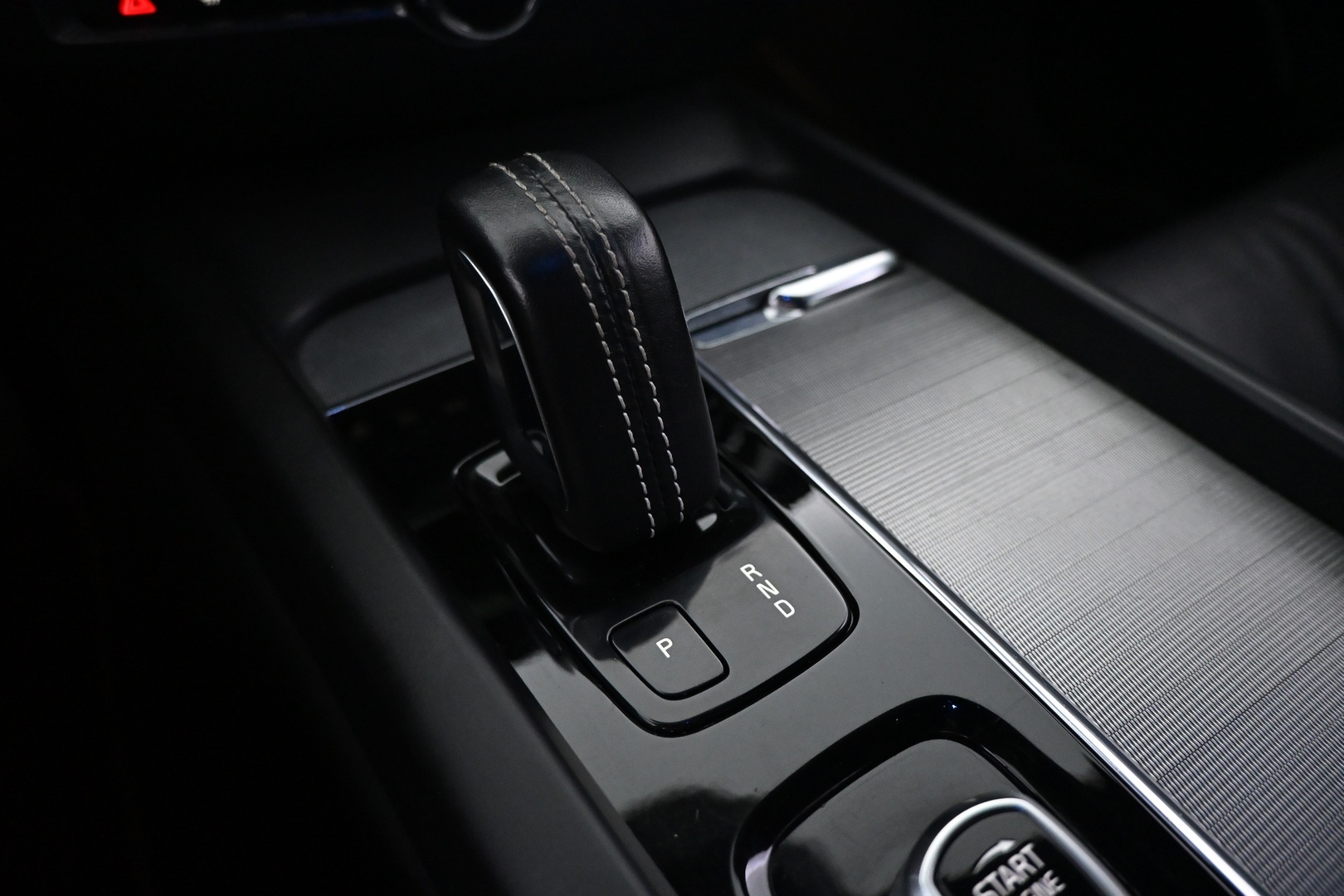 VOLVO V60 2021