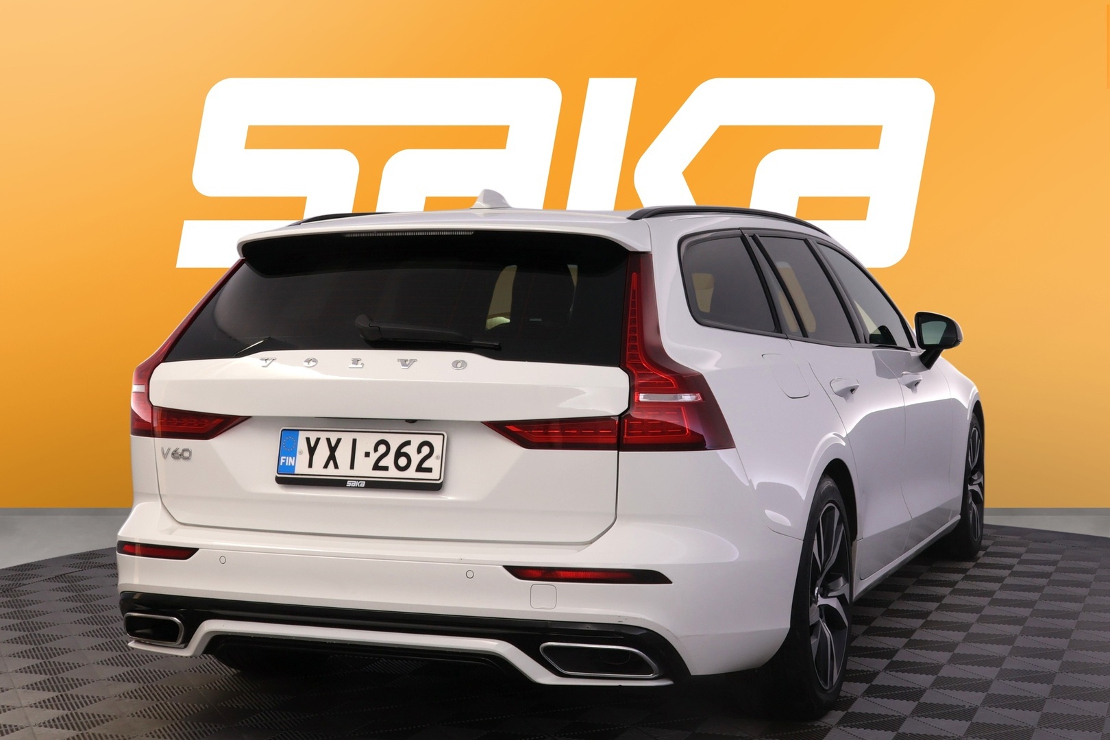 VOLVO V60 2021