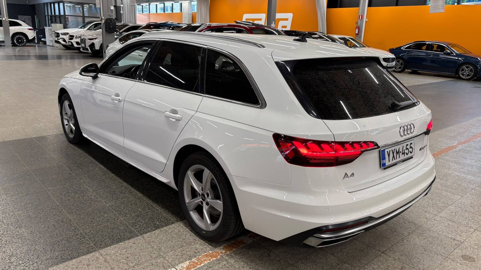 AUDI A4 2021