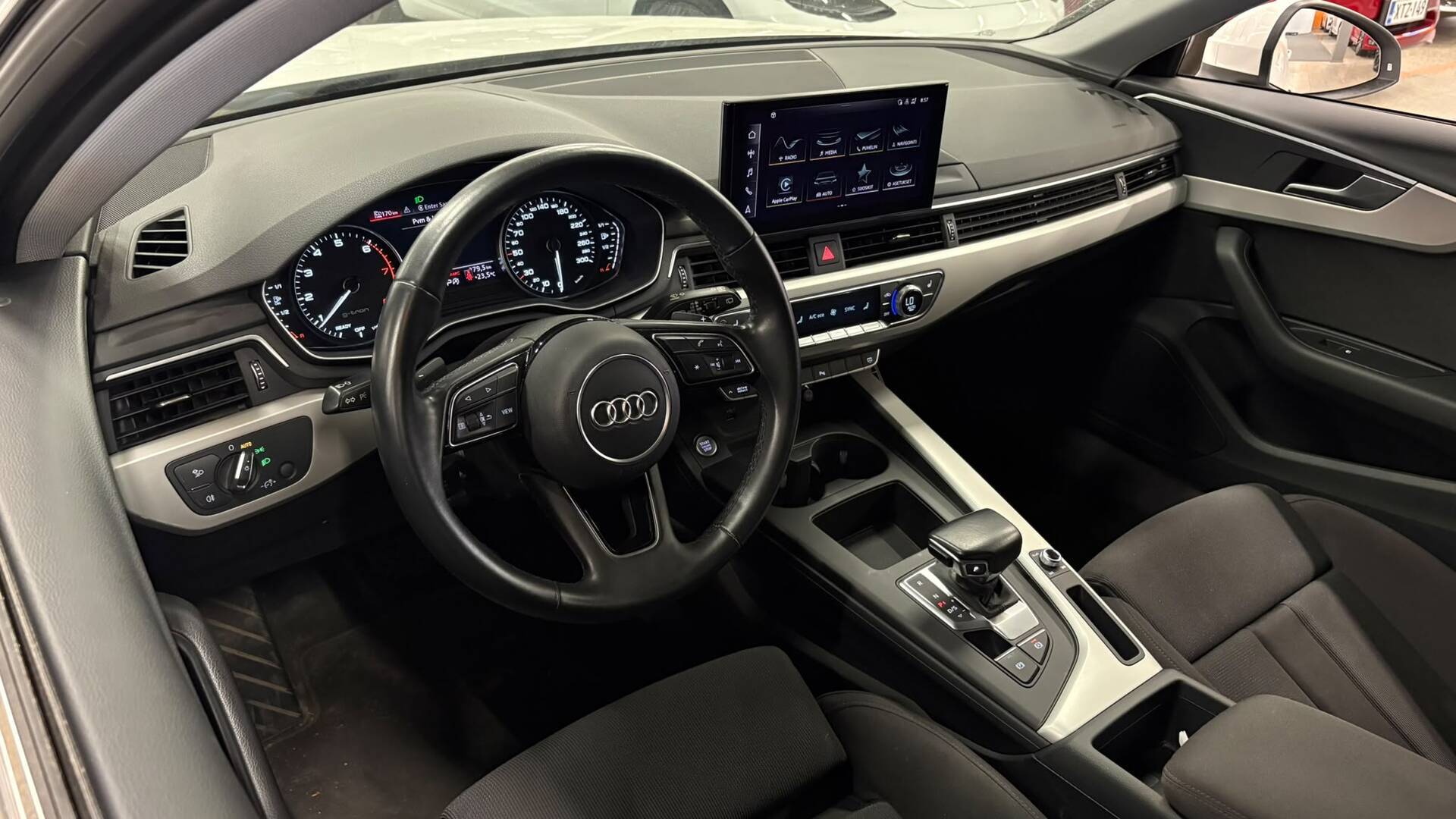 AUDI A4 2021