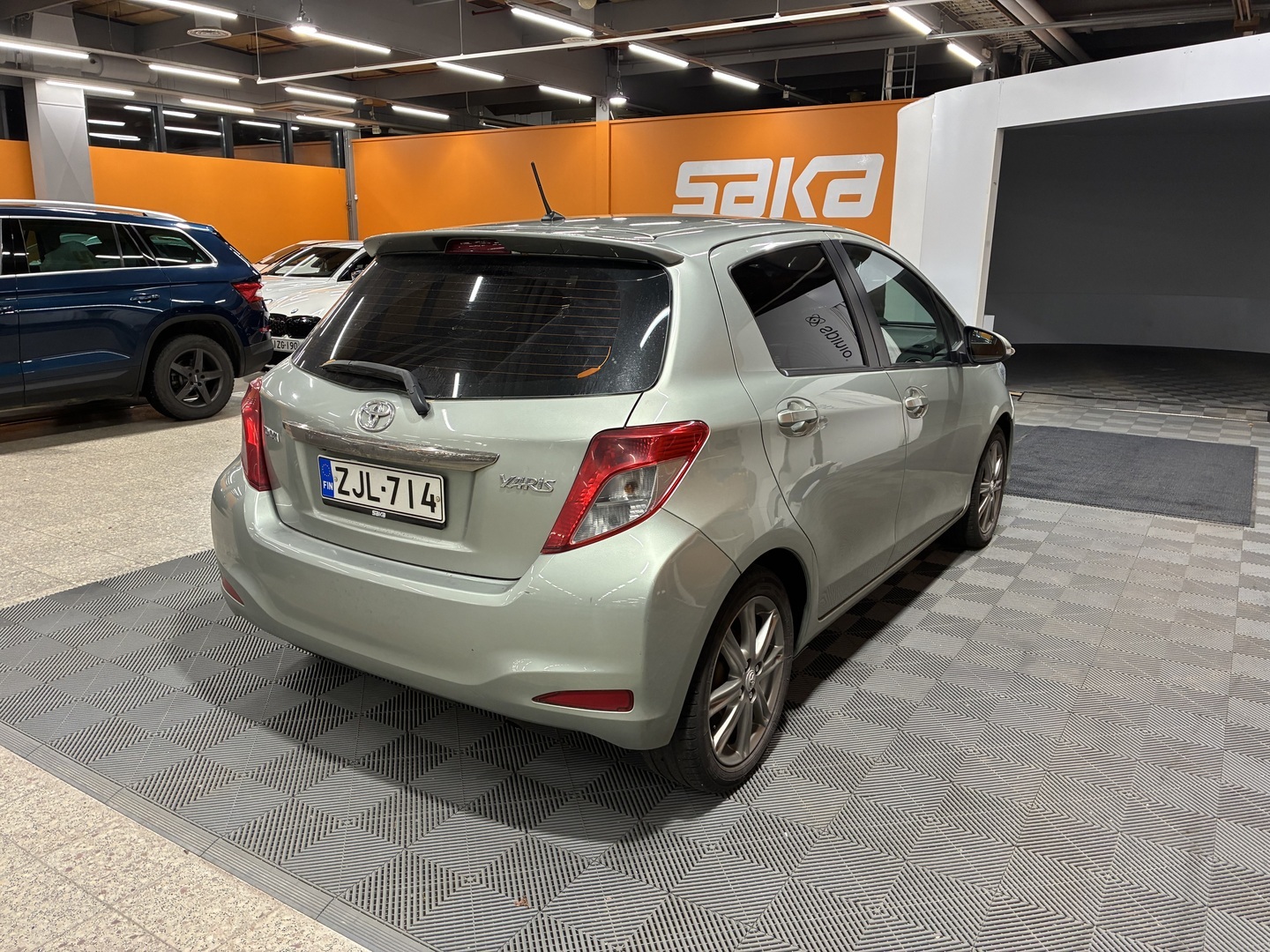TOYOTA Yaris 2012