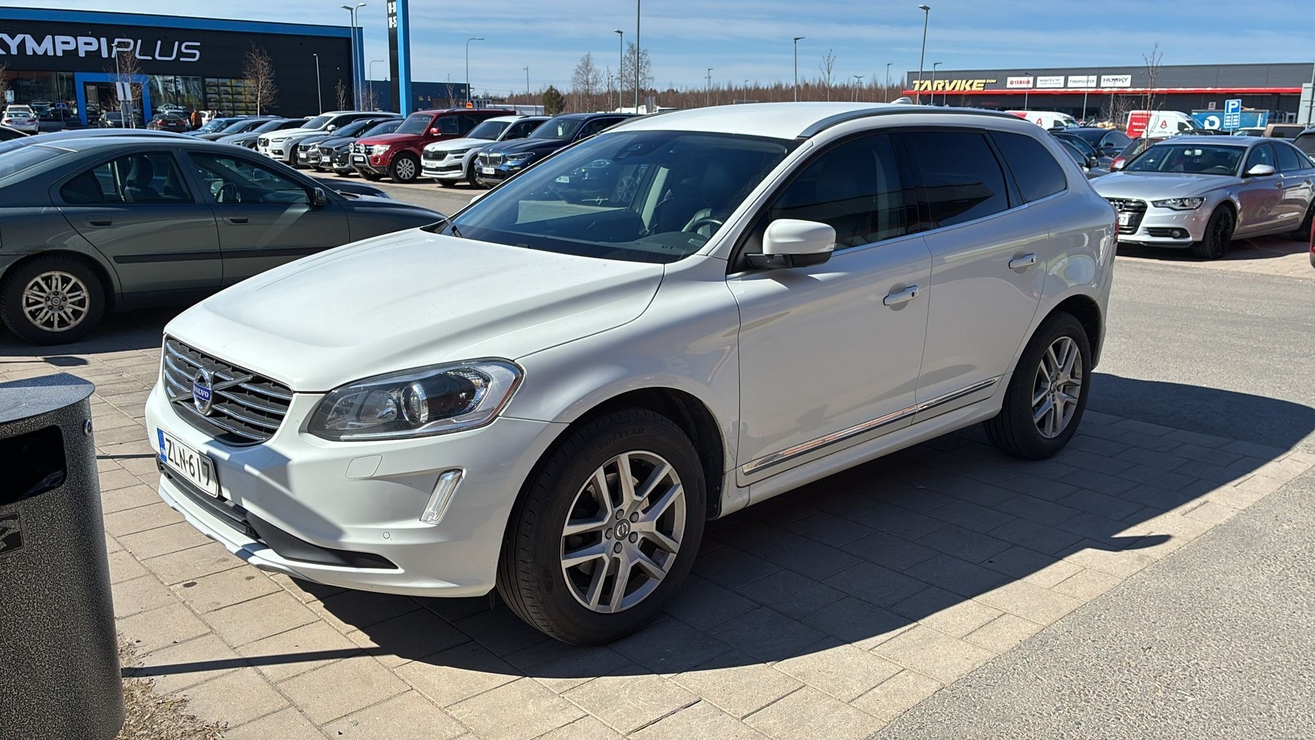 VOLVO XC60 2017