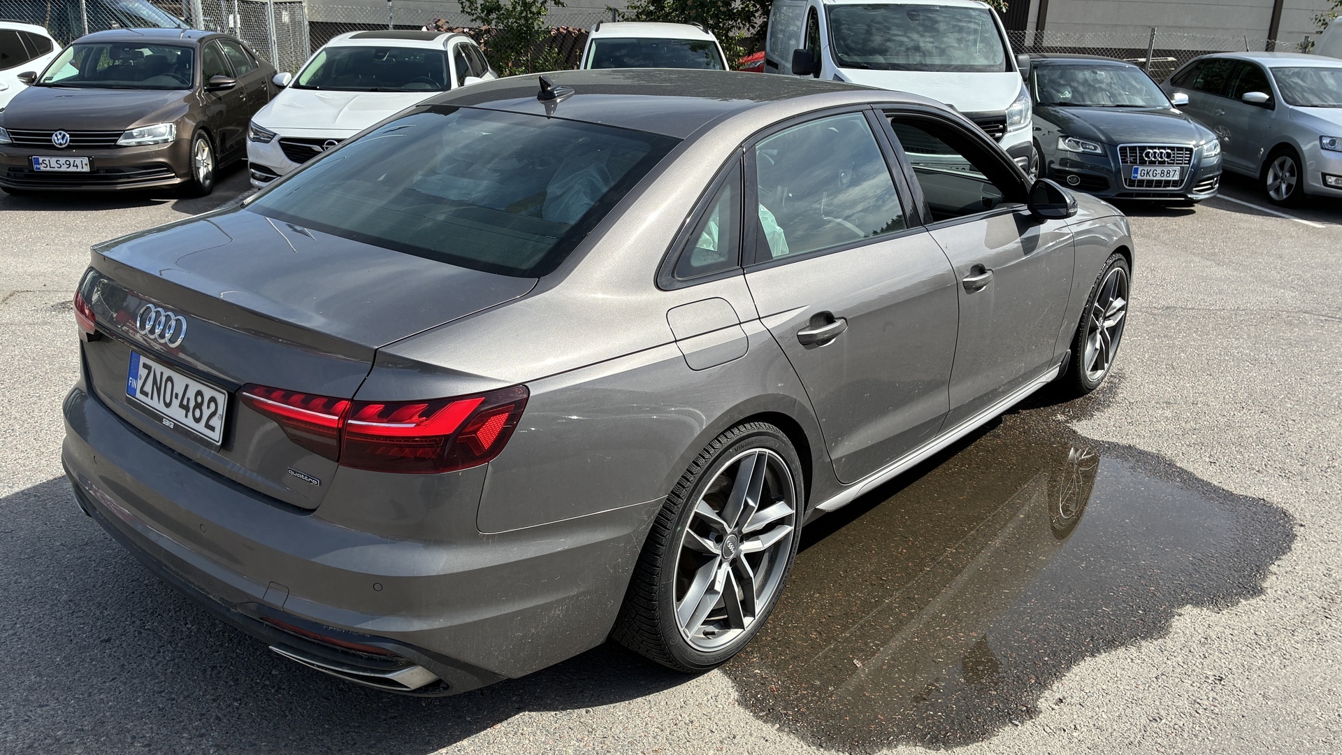 AUDI A4 2021