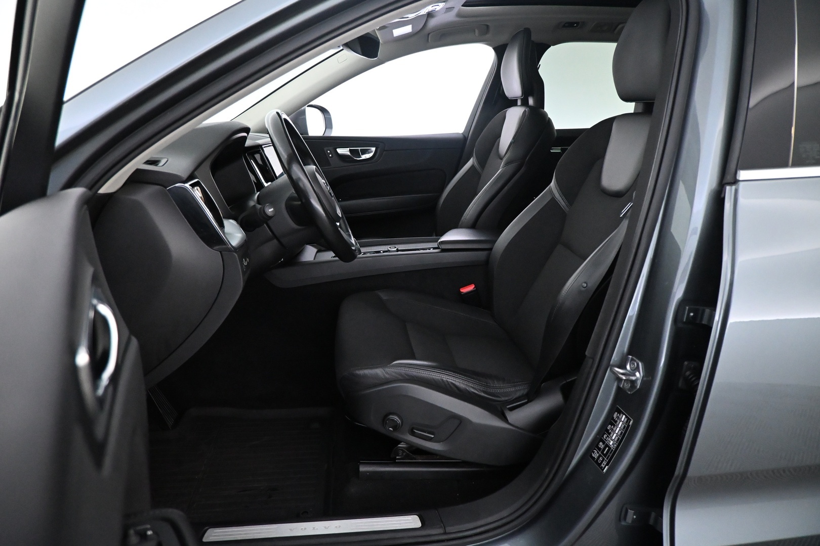 VOLVO XC60 2018