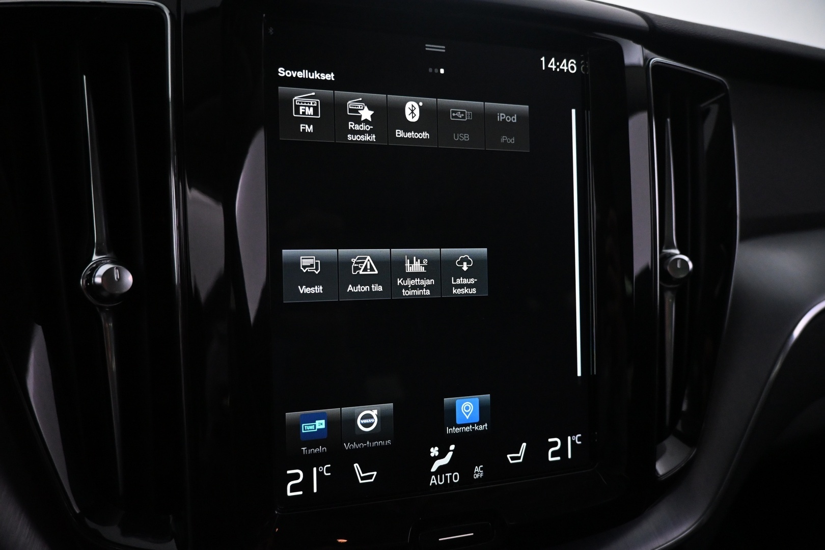VOLVO XC60 2018