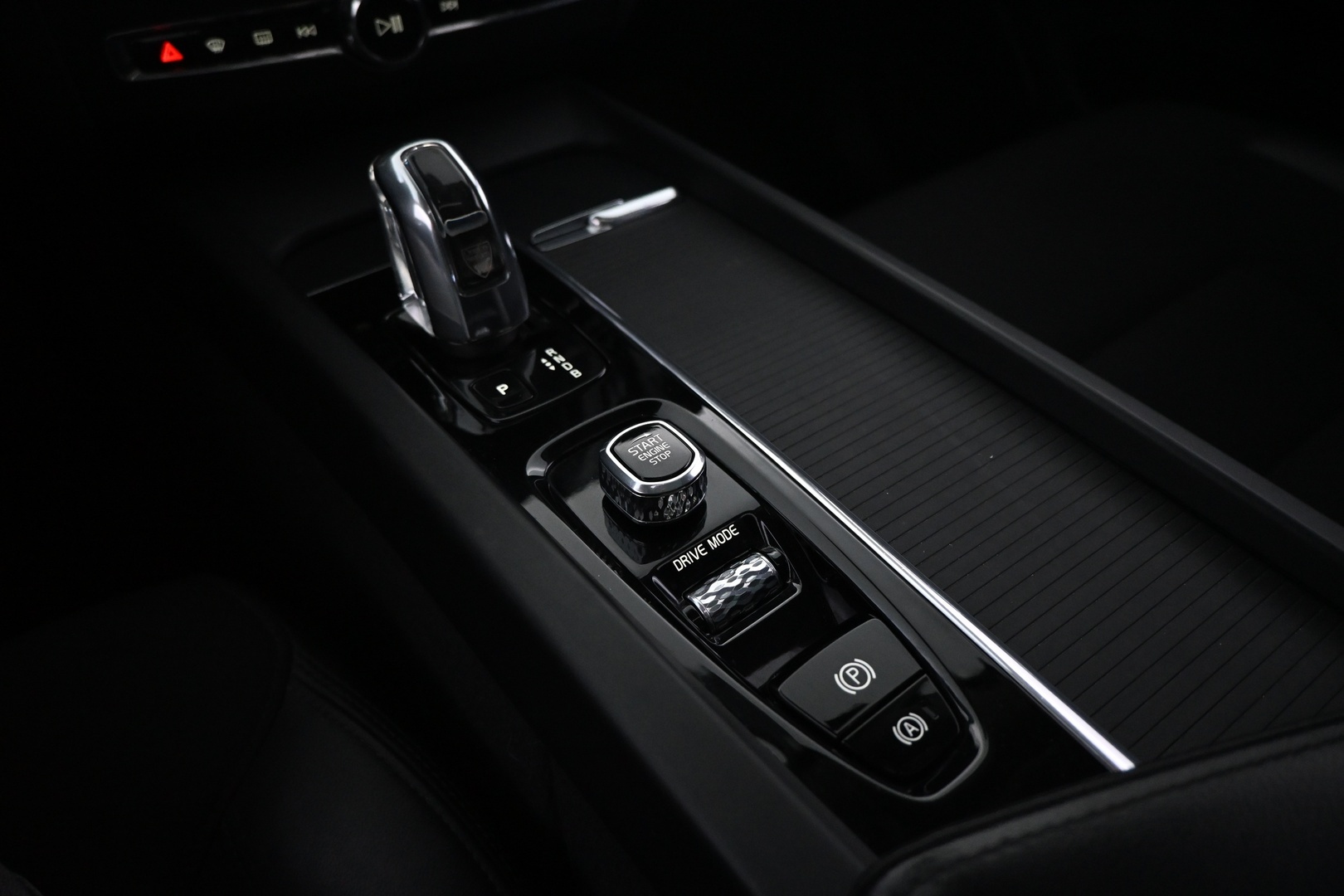 VOLVO XC60 2018