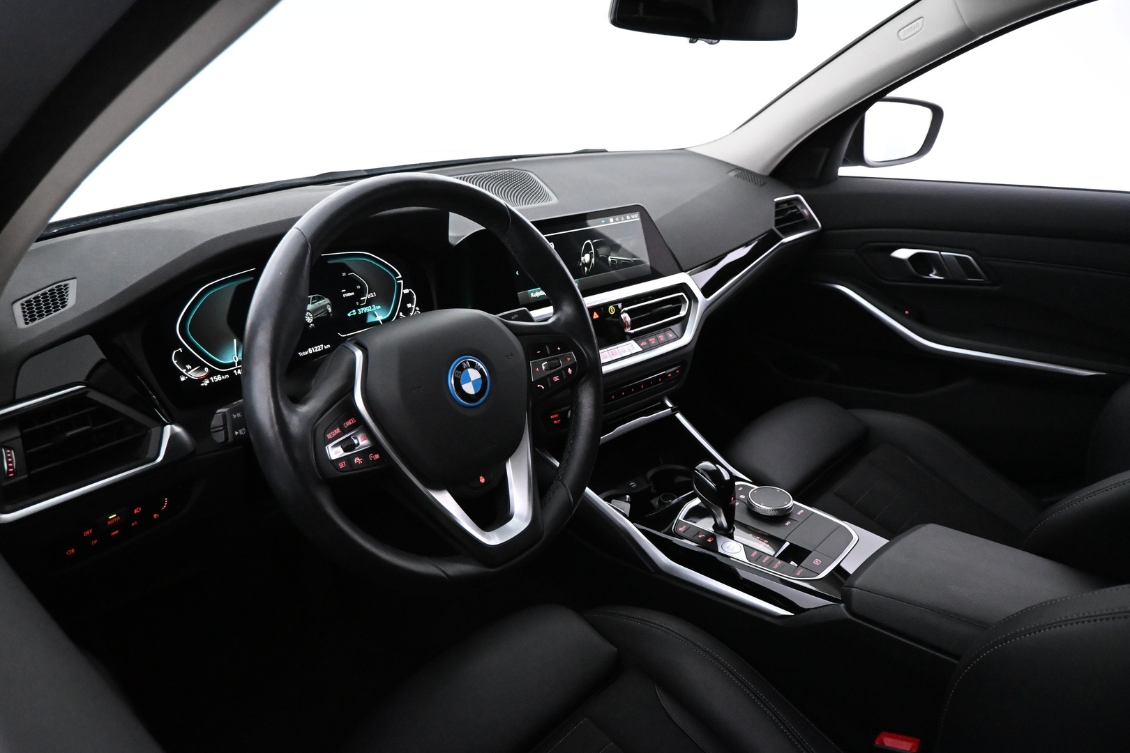 BMW 330 2022