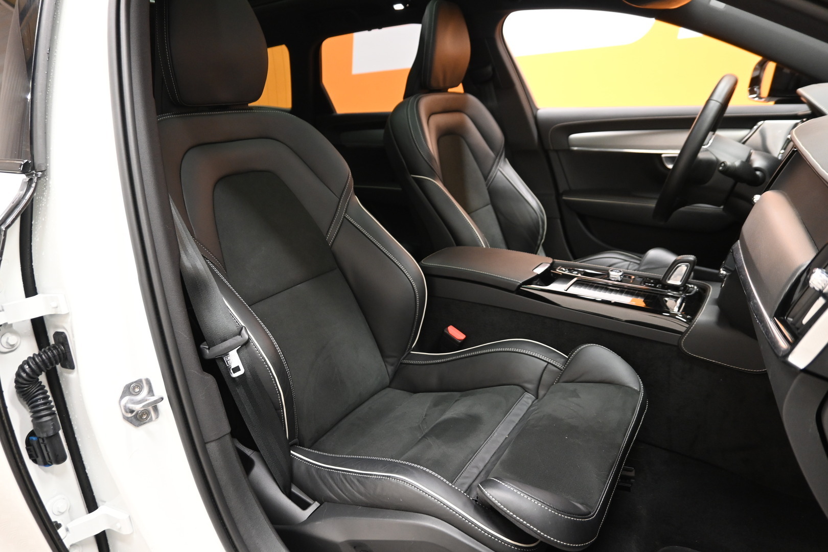 VOLVO V90 2022