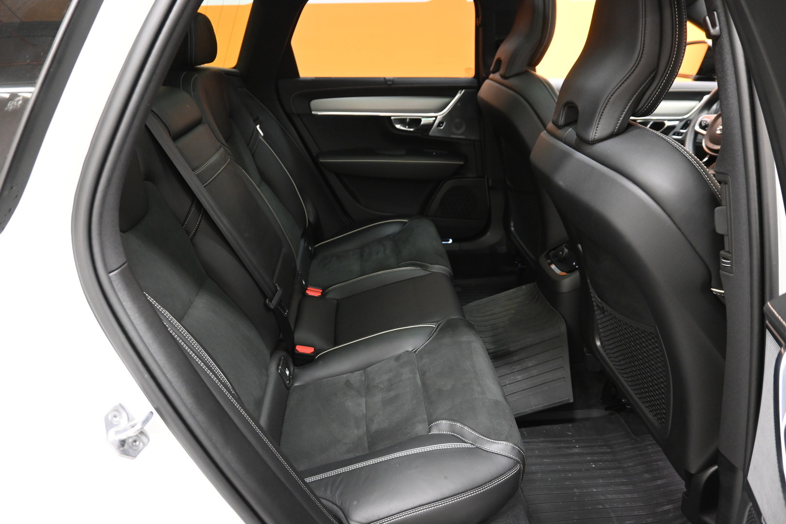 VOLVO V90 2022
