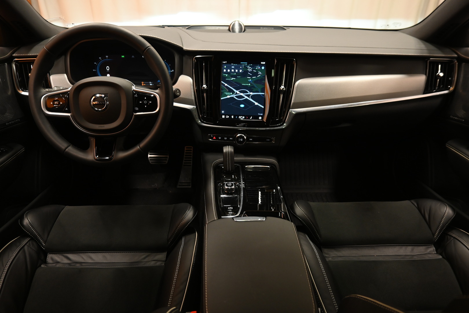 VOLVO V90 2022