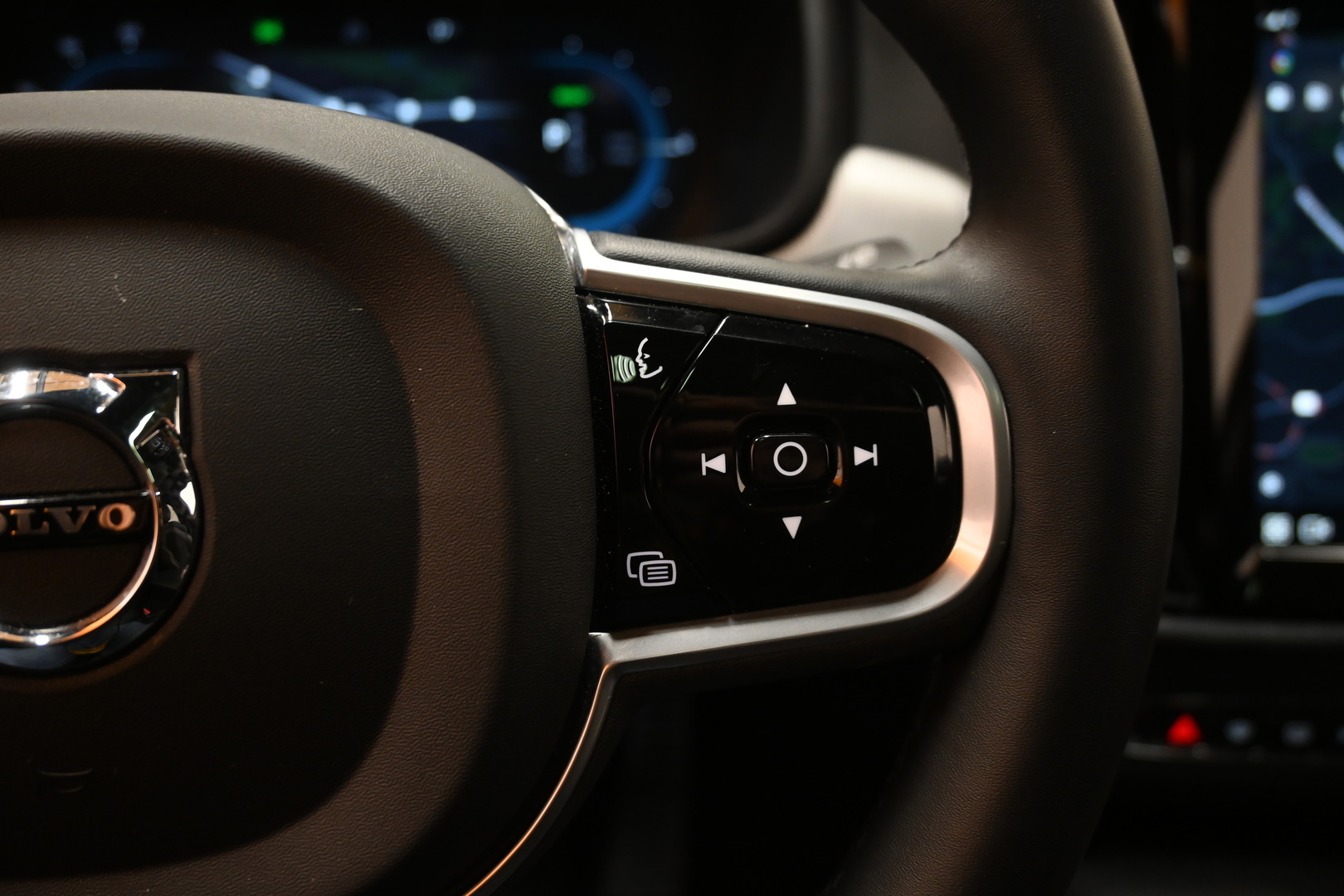 VOLVO V90 2022