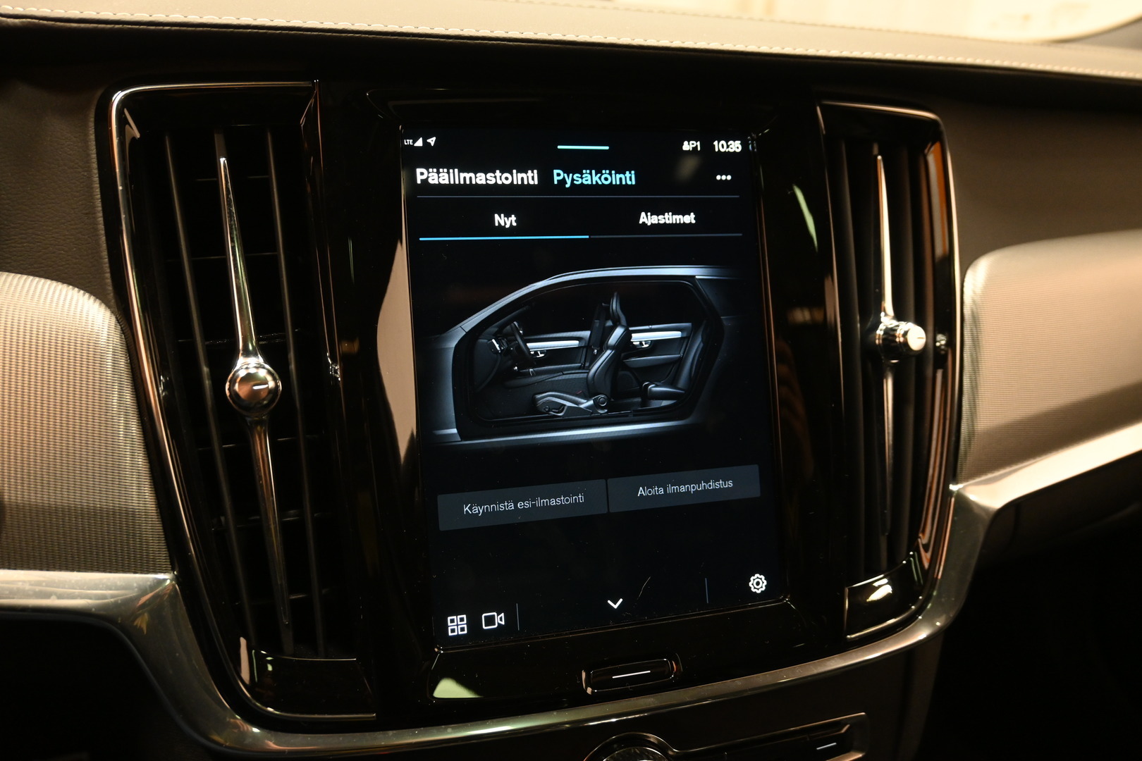 VOLVO V90 2022