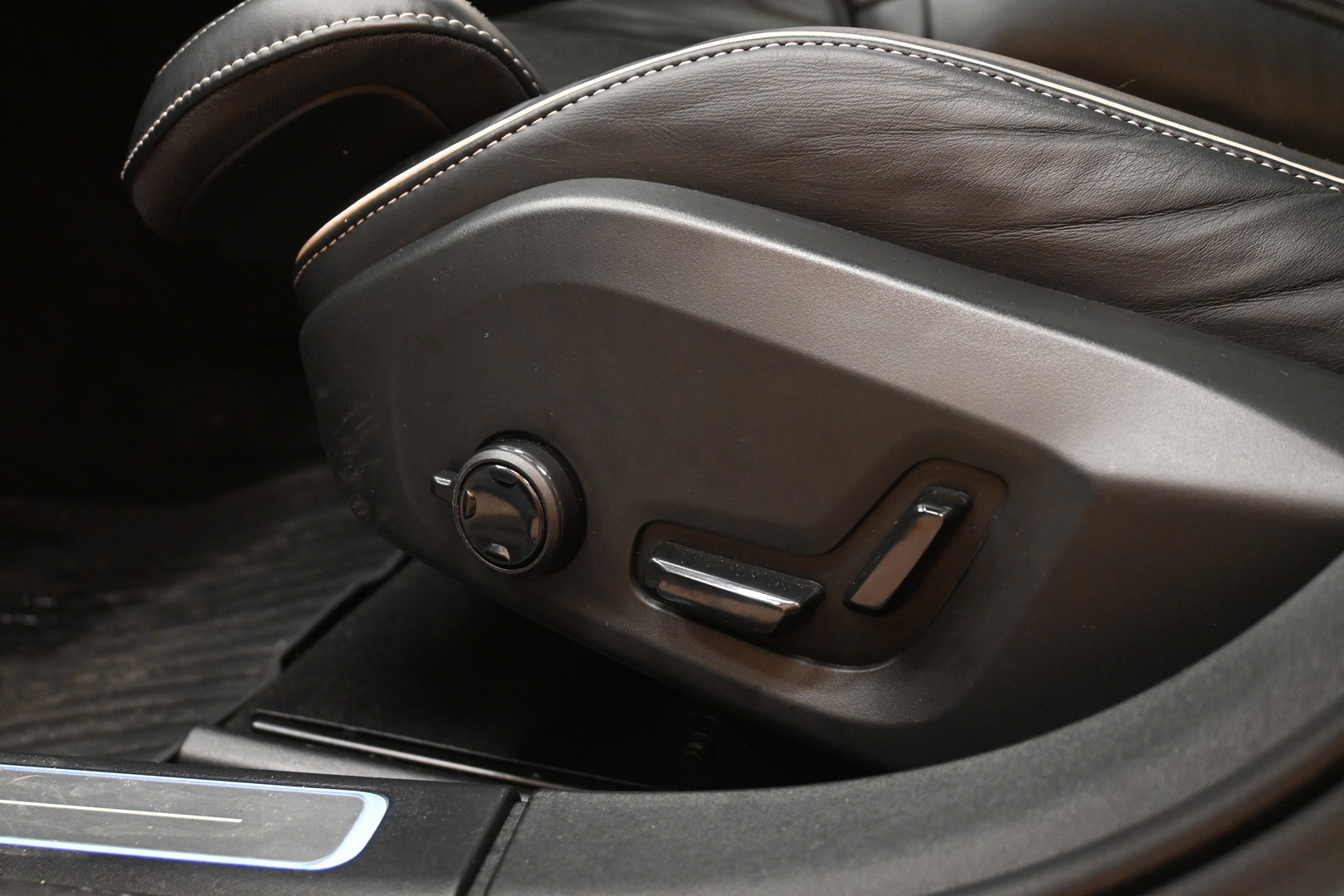 VOLVO V90 2022