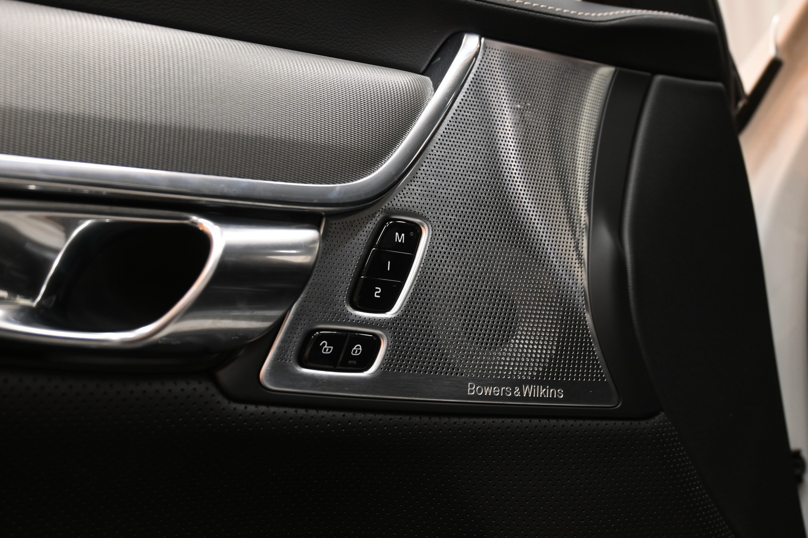 VOLVO V90 2022