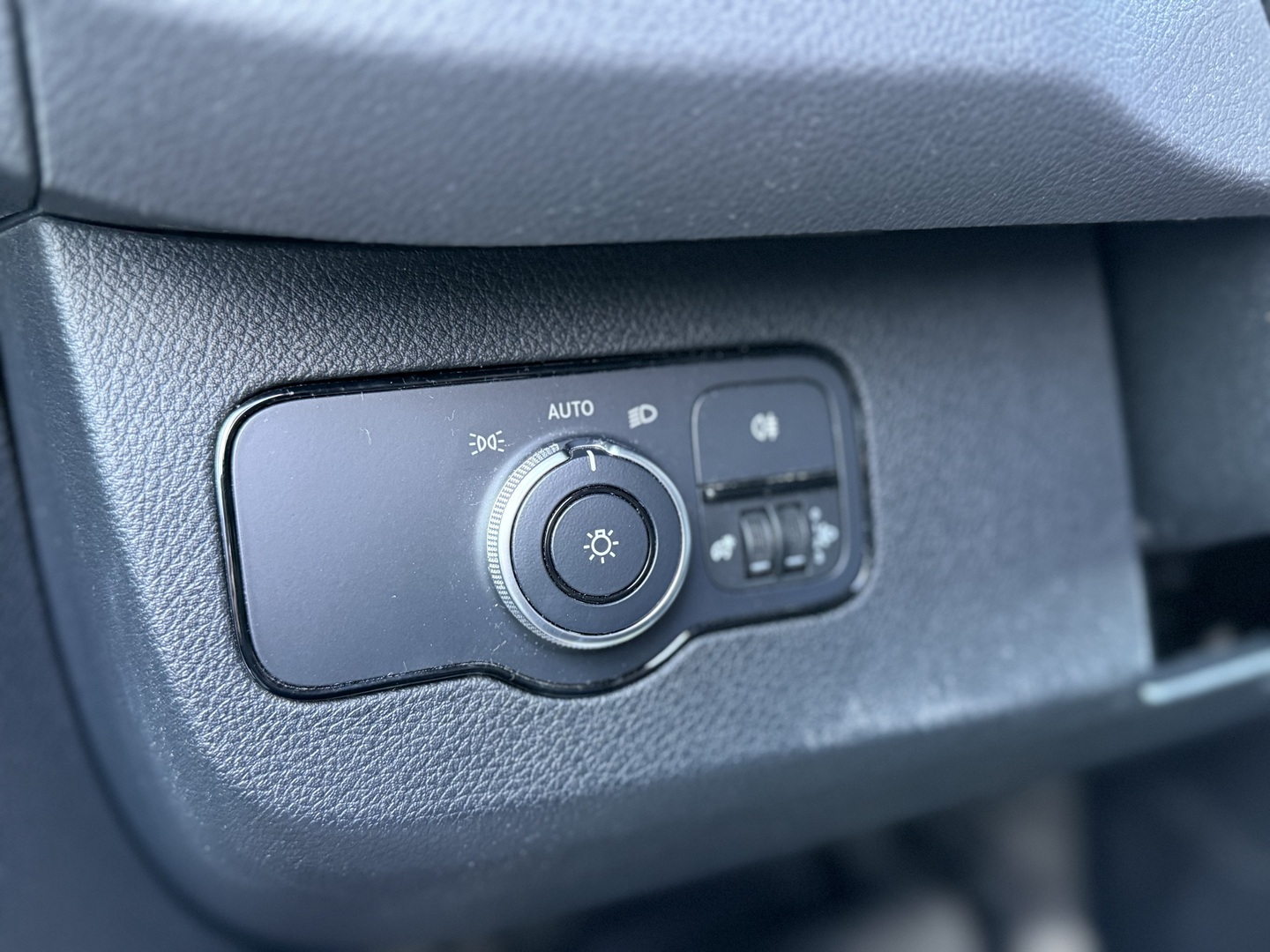 MERCEDES-BENZ Sprinter 2023