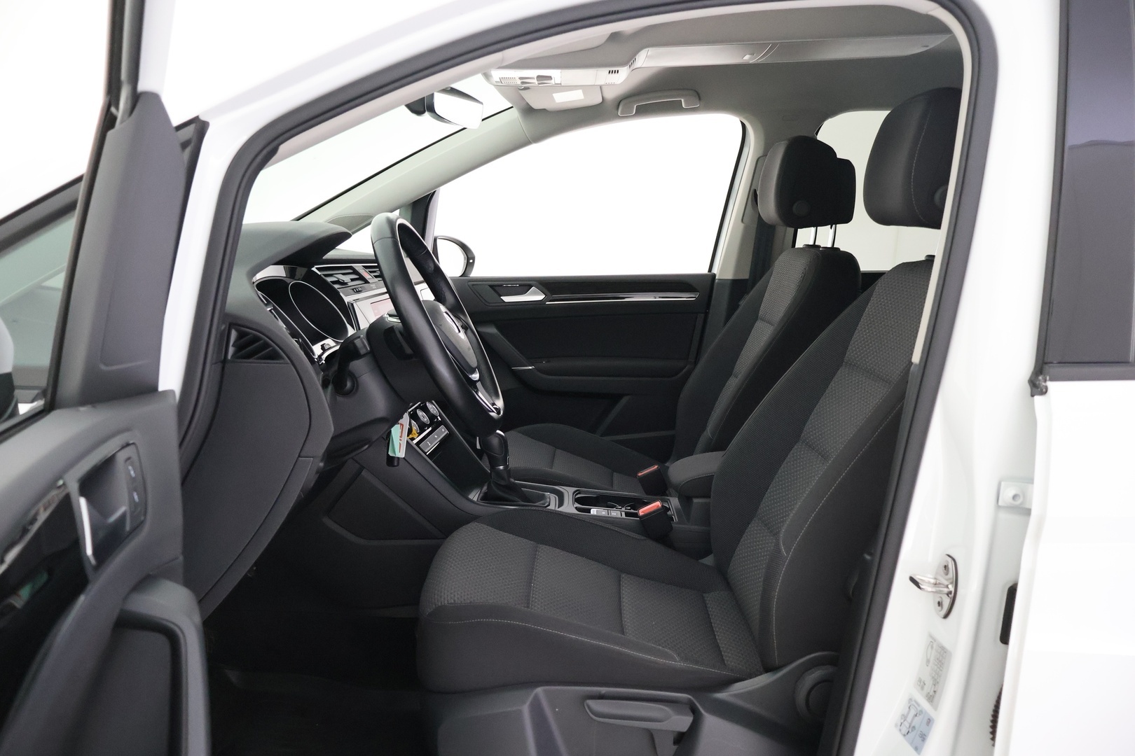 VOLKSWAGEN Touran 2017