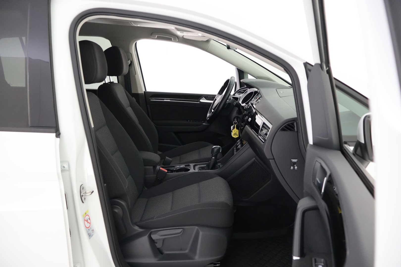 VOLKSWAGEN Touran 2017
