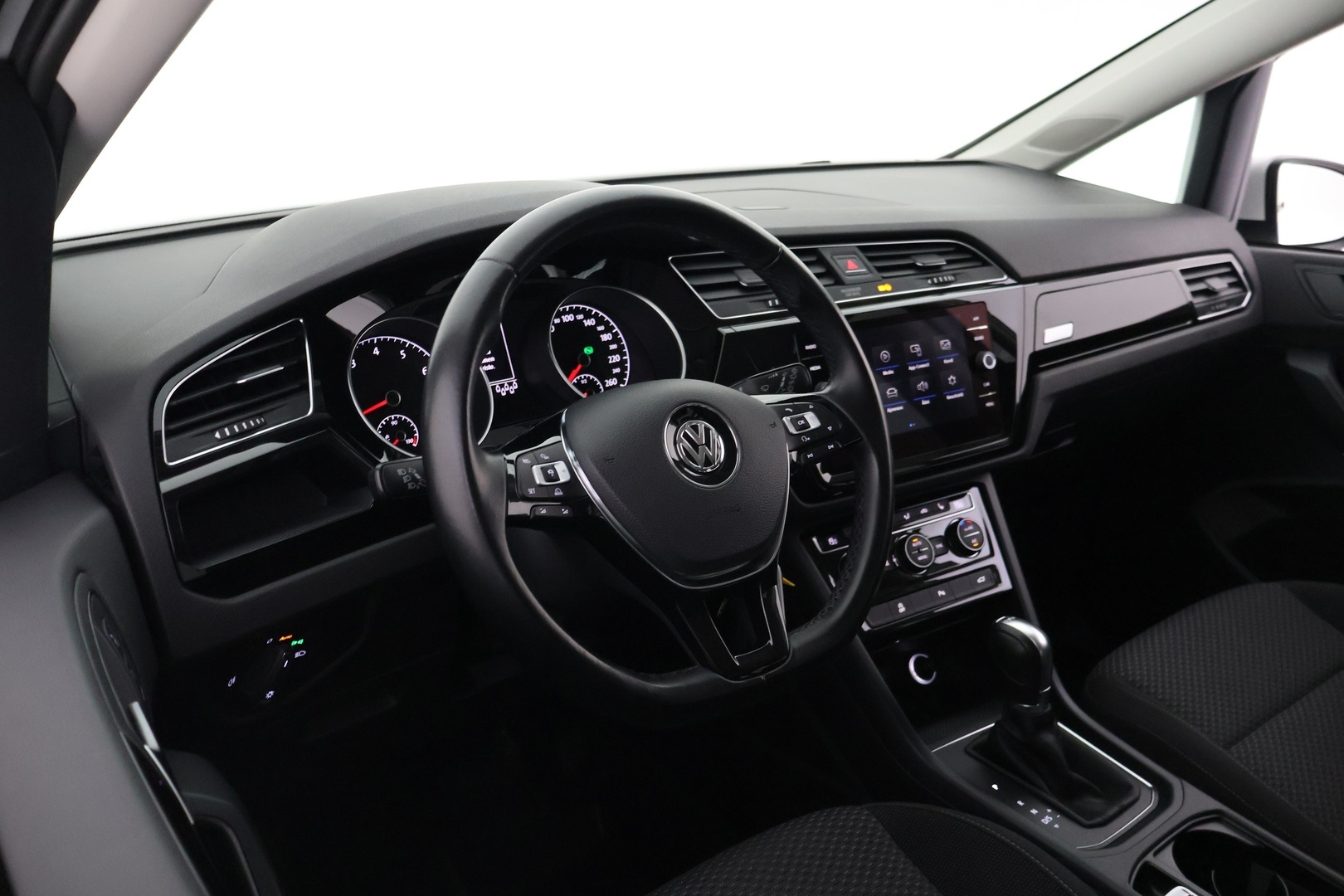 VOLKSWAGEN Touran 2017