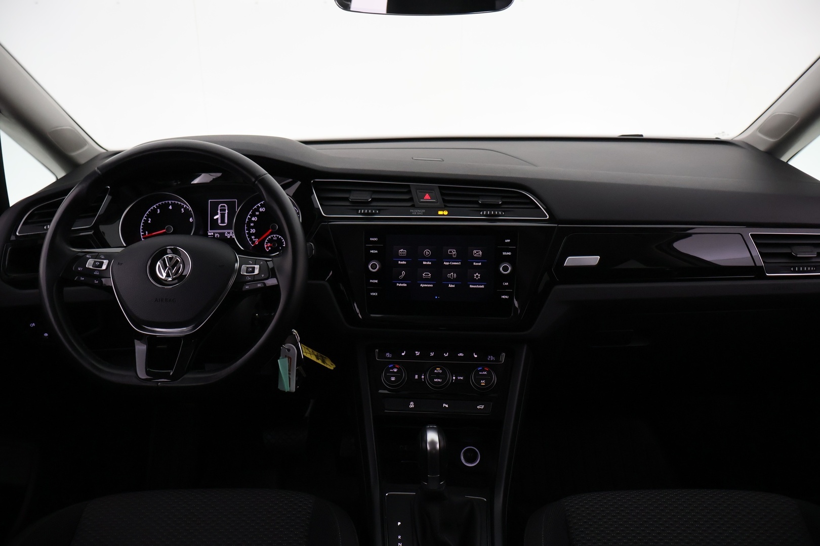 VOLKSWAGEN Touran 2017