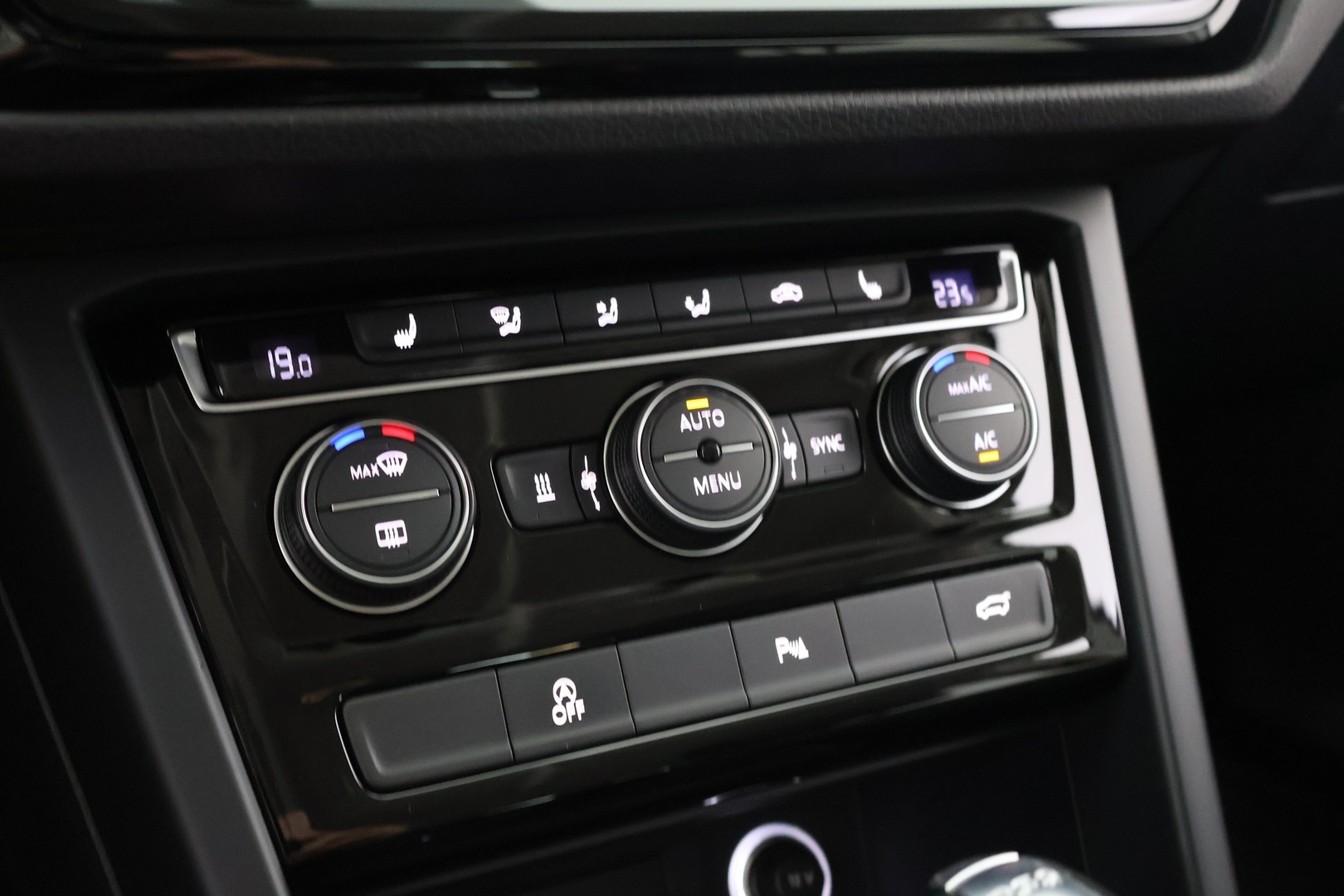 VOLKSWAGEN Touran 2017