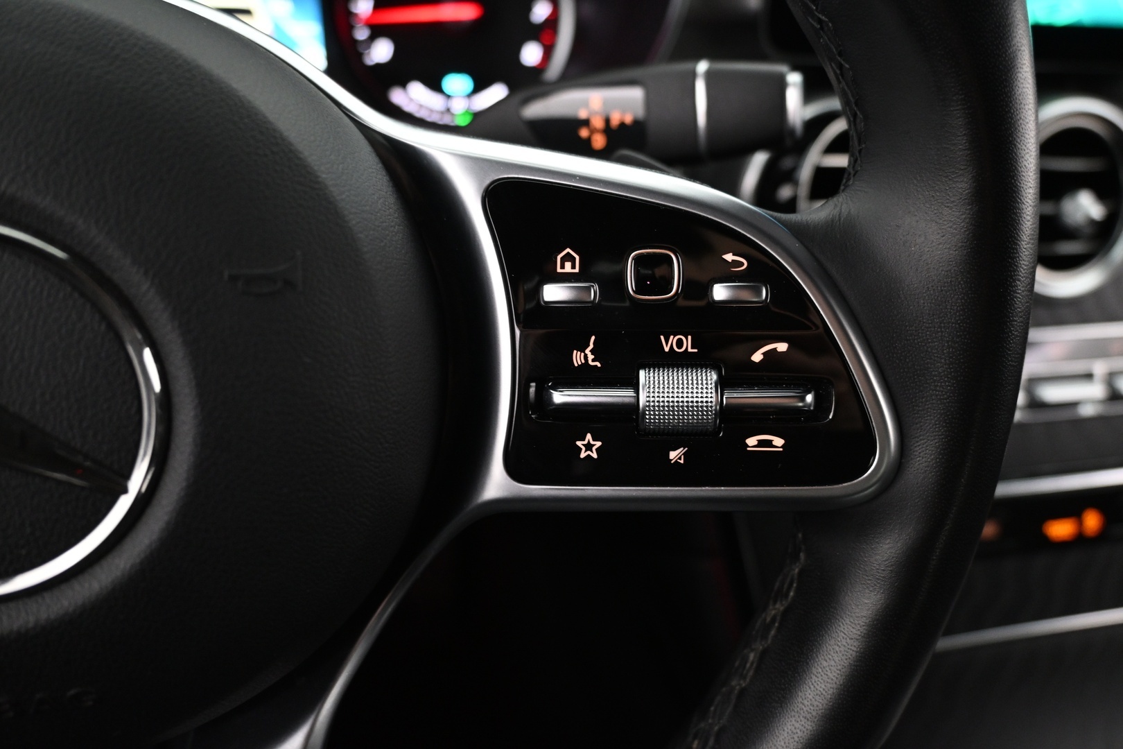 MERCEDES-BENZ GLC 2021