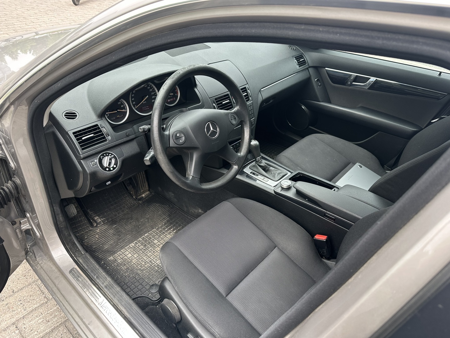 MERCEDES-BENZ C 2009