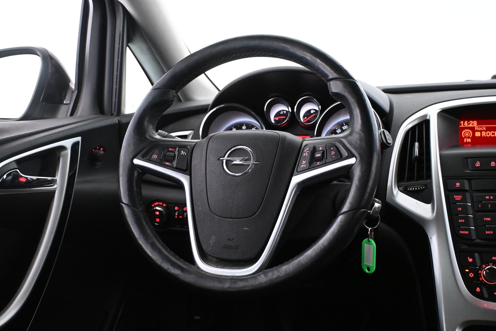OPEL Astra 2011