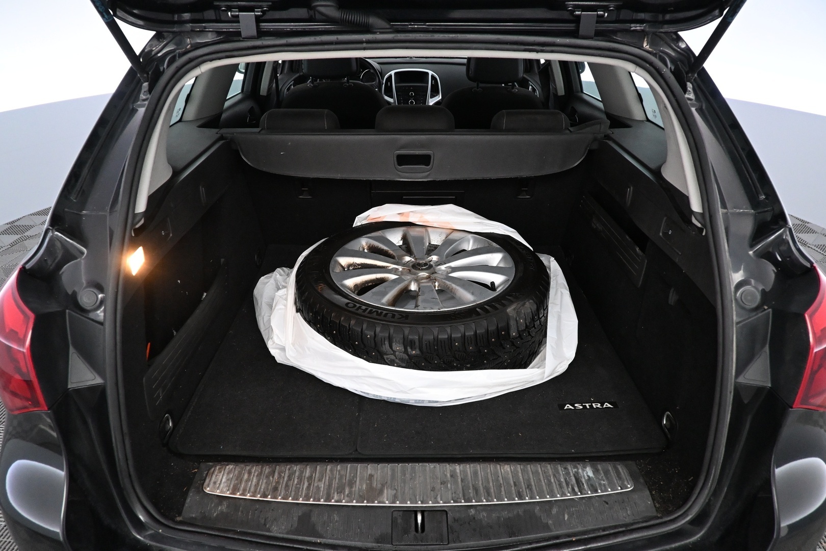 OPEL Astra 2011
