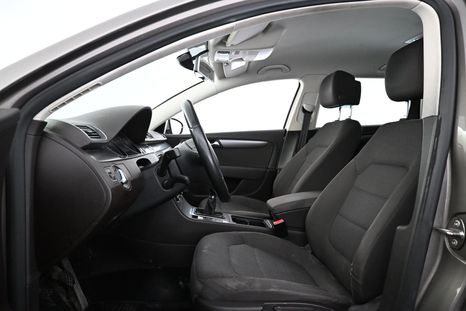 VOLKSWAGEN Passat 2011