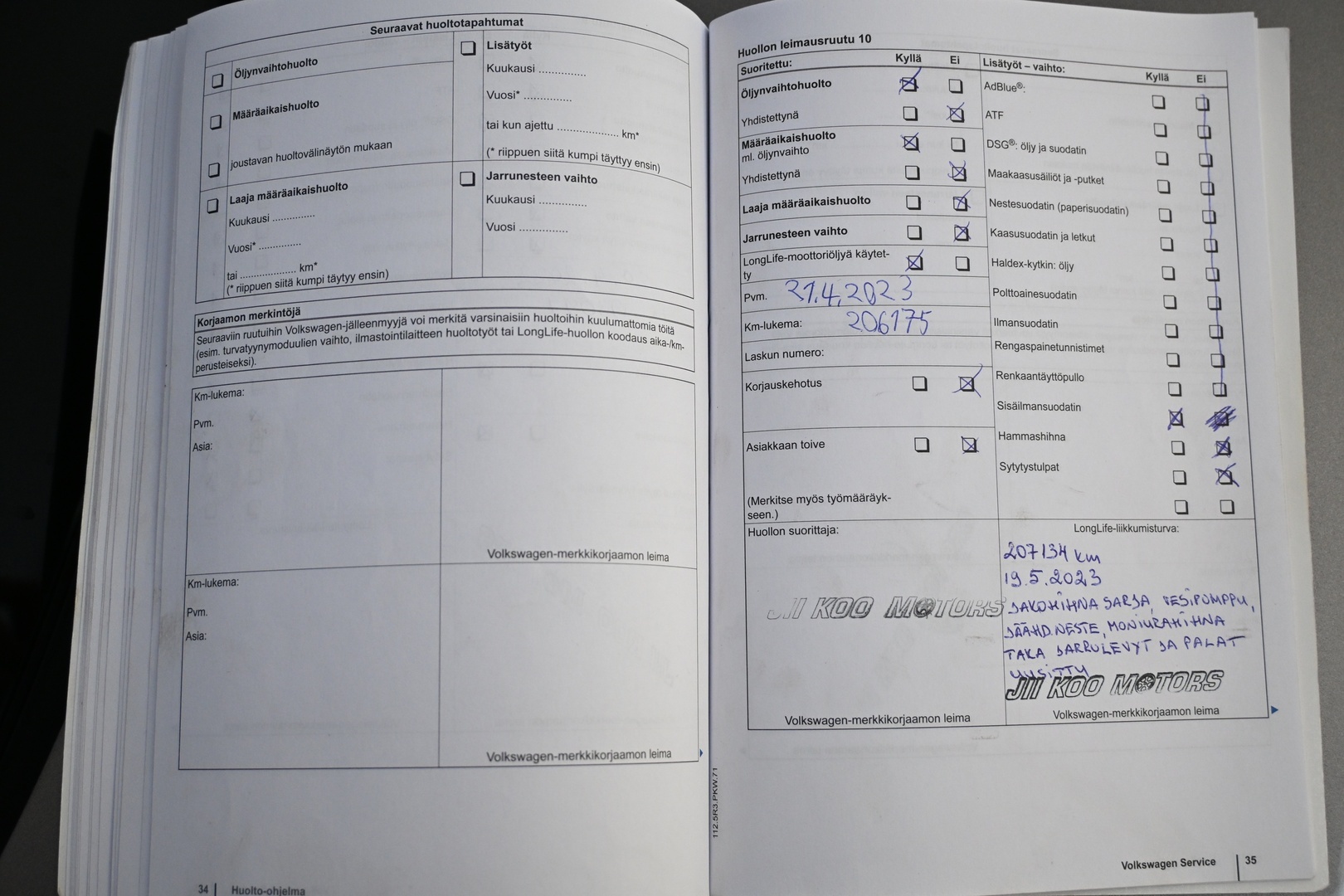 VOLKSWAGEN Passat 2011