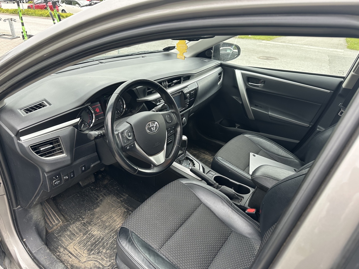 TOYOTA Corolla 2015