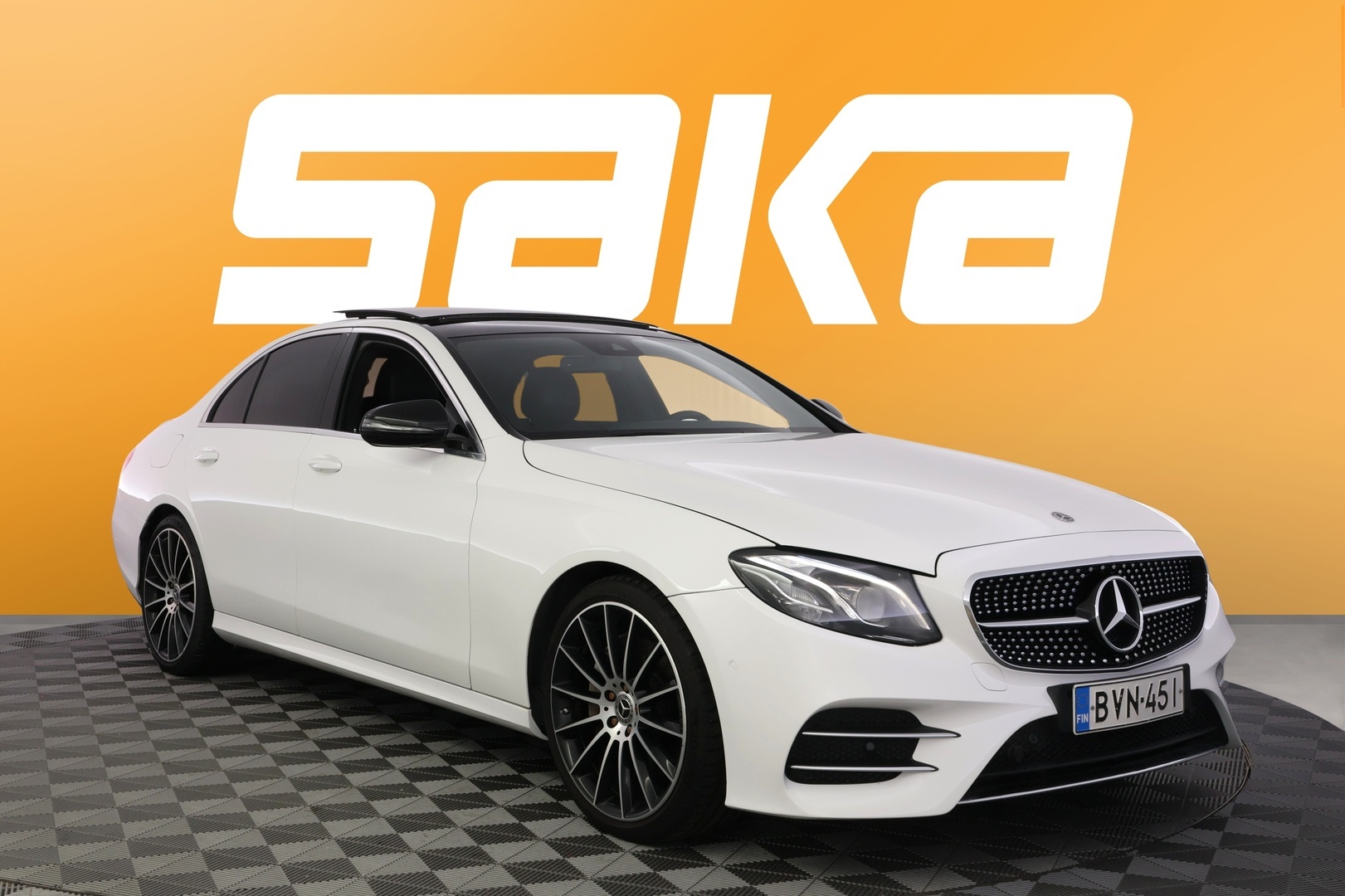 MERCEDES-BENZ E 2018