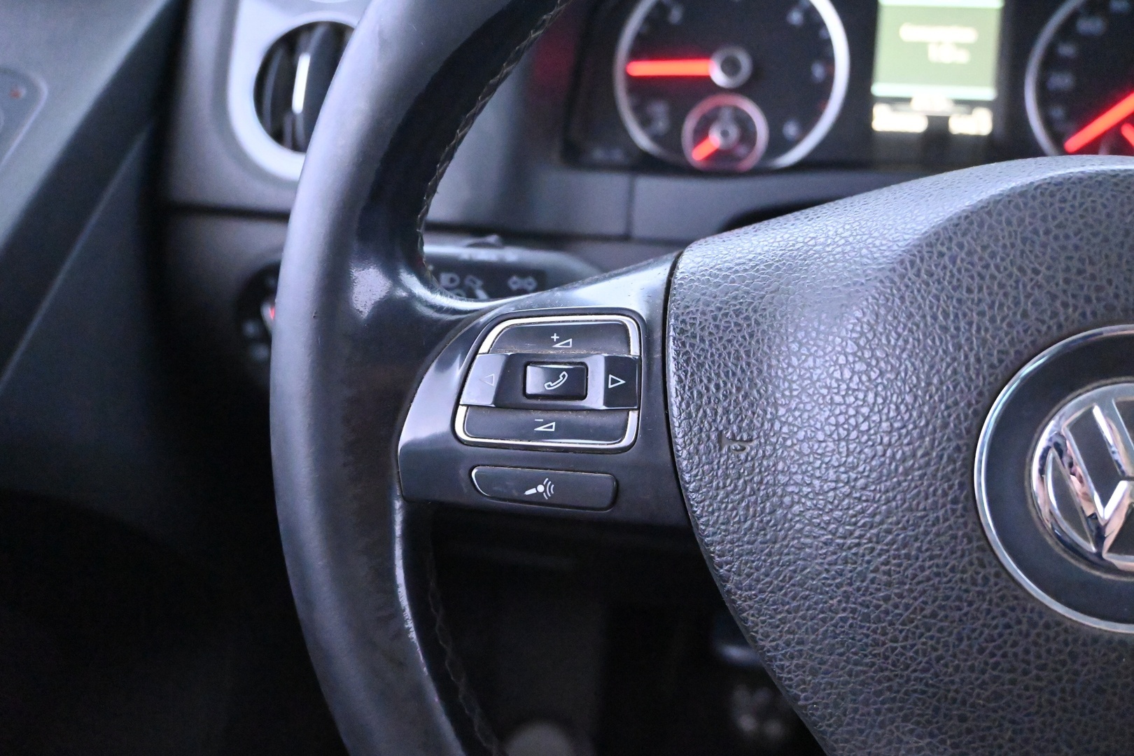VOLKSWAGEN Tiguan 2013