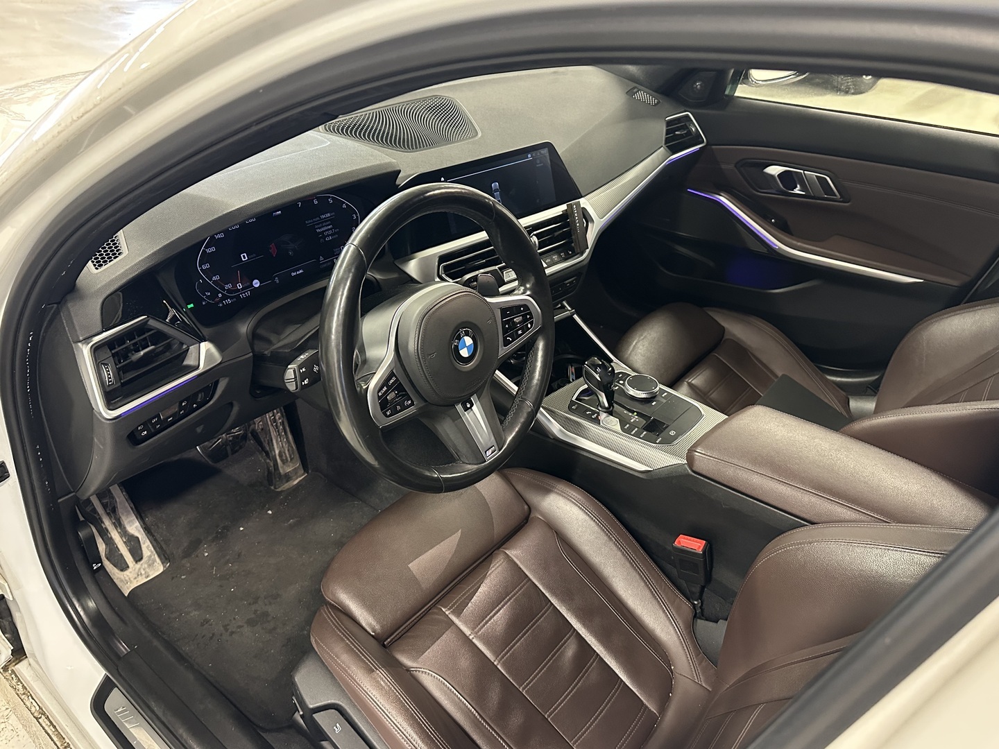 BMW 330 2019