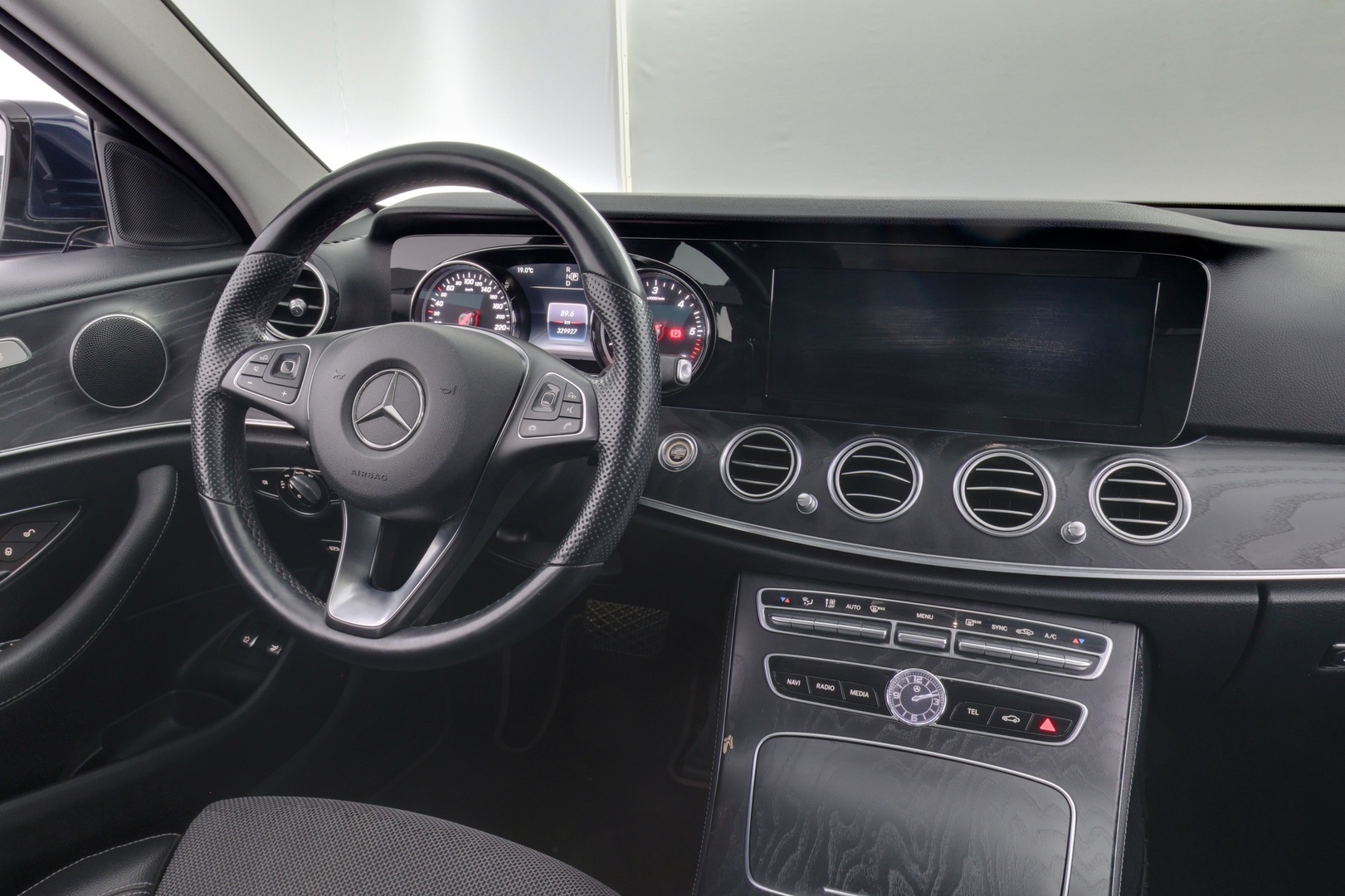MERCEDES-BENZ E 2018