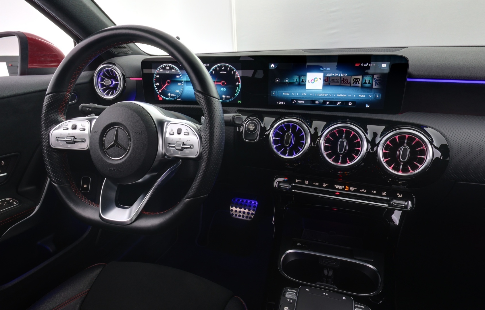 MERCEDES-BENZ A 2022