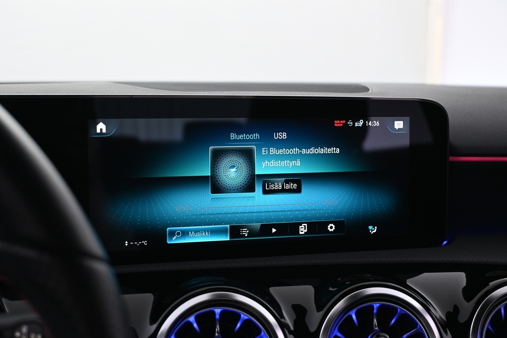 MERCEDES-BENZ A 2022