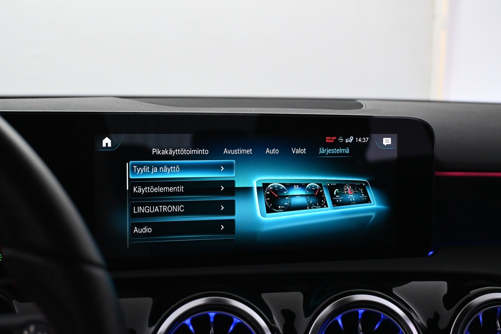 MERCEDES-BENZ A 2022