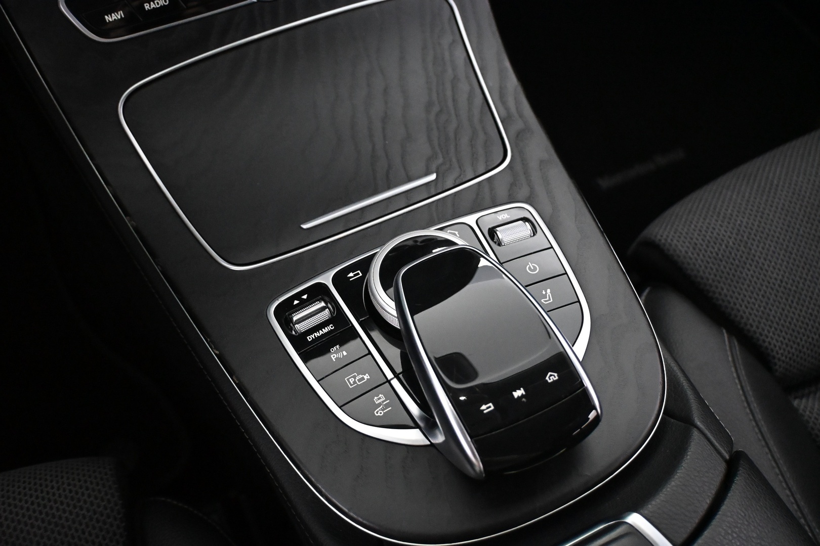 MERCEDES-BENZ E 2020