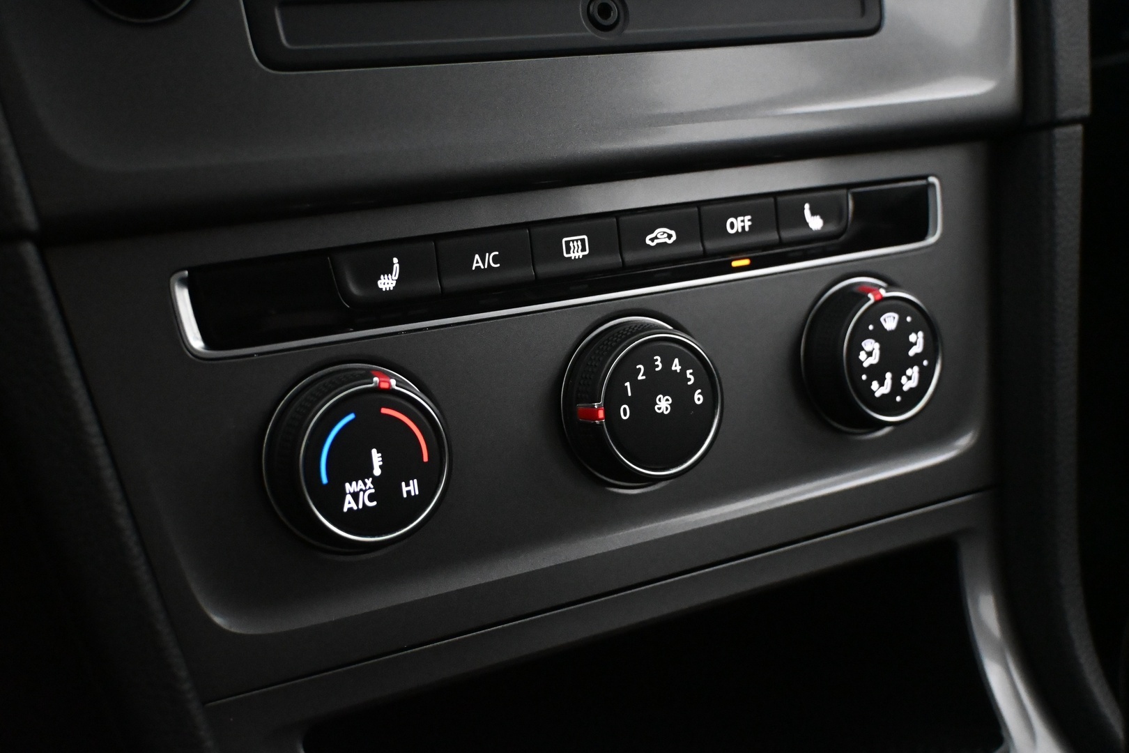 VOLKSWAGEN Golf 2015