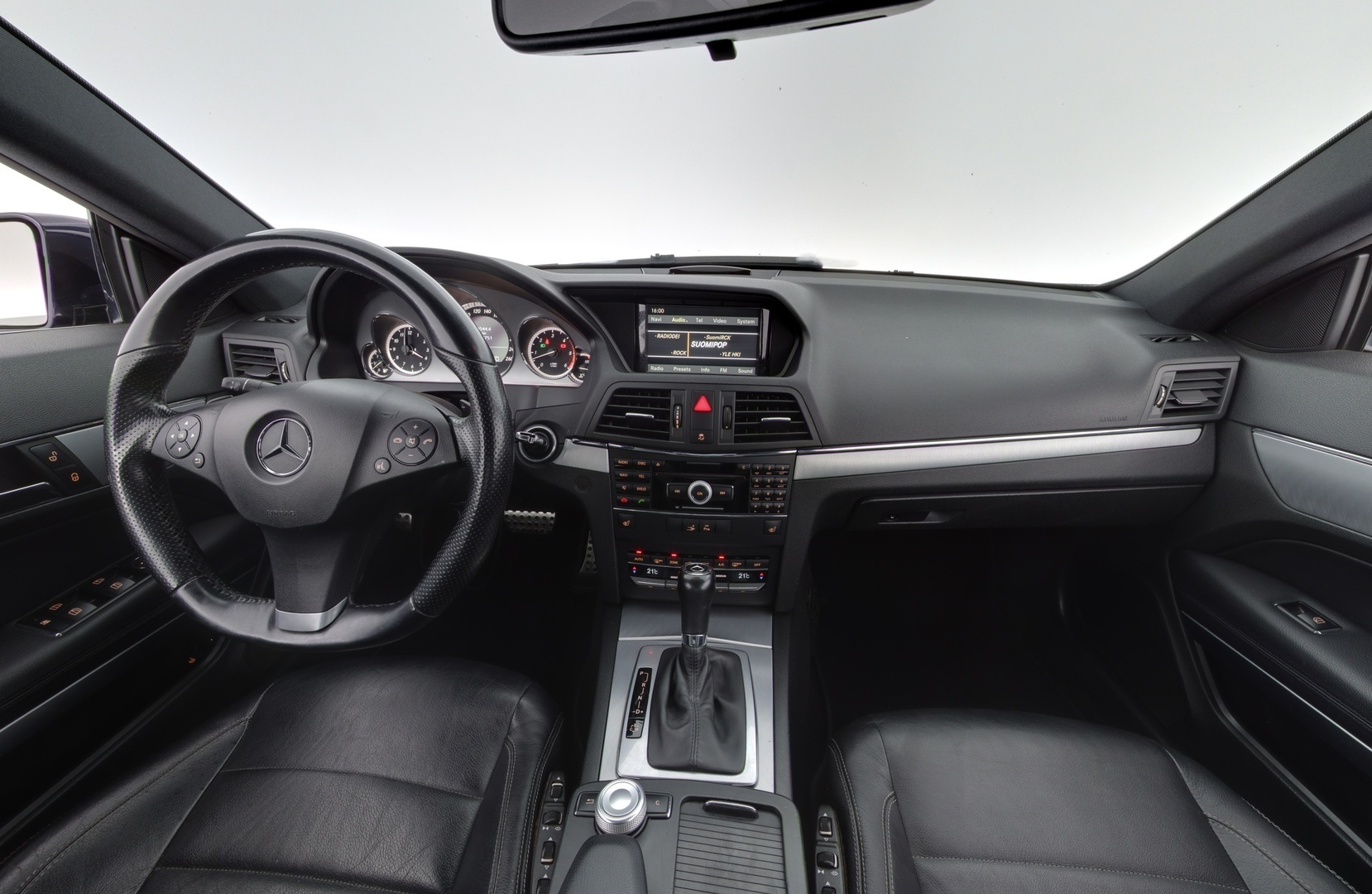 MERCEDES-BENZ E 2010