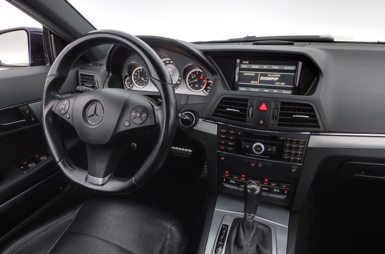 MERCEDES-BENZ E 2010