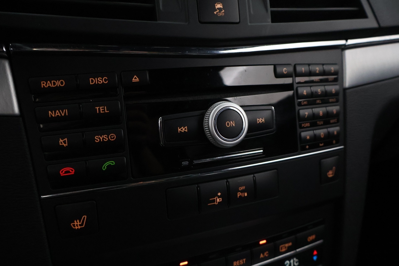 MERCEDES-BENZ E 2010