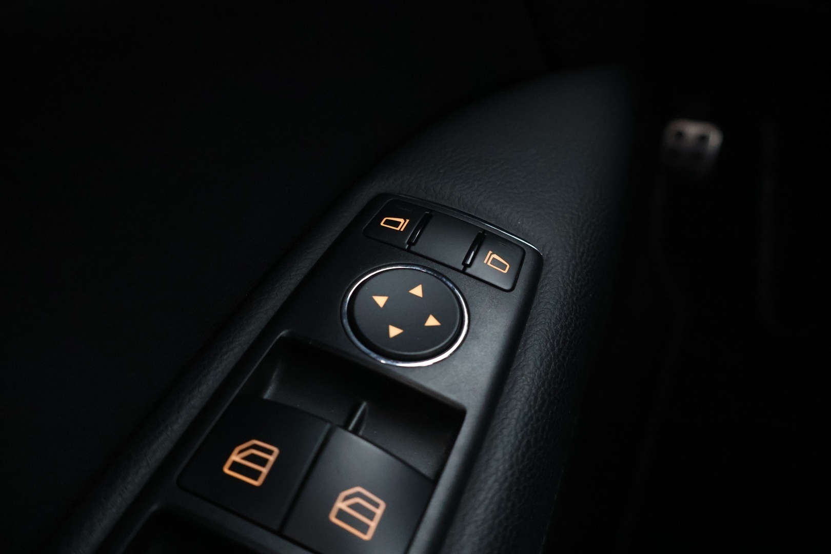 MERCEDES-BENZ E 2010
