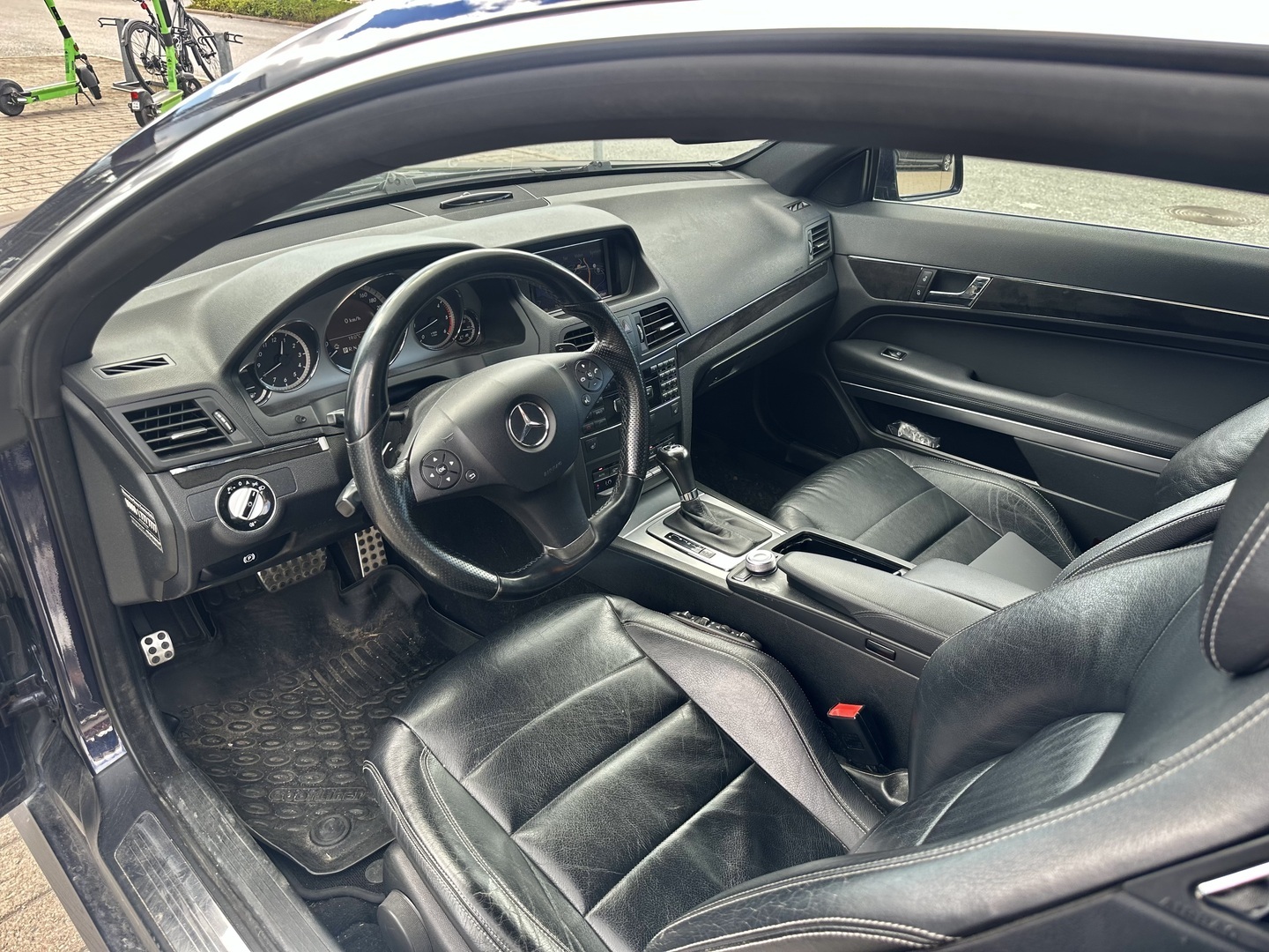 MERCEDES-BENZ E 2010
